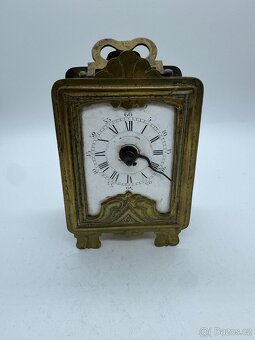 Sběratel nabízí staré budíky - 10