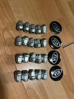 15" zimní pneu KIA 195/65 R15 91T, 6.5JX15/ET45 - 10