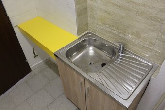 PRONÁJEM OBCHODNÍCH PROSTOR (145 m2) V CENTRU PROSTĚJOVA - 10