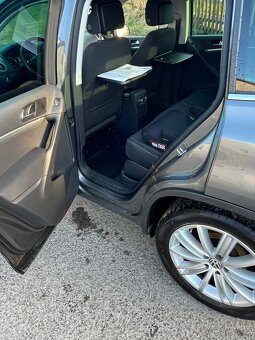 VW TIGUAN 2,0 TDI DSG 130KW ROK 2014 44 - 10