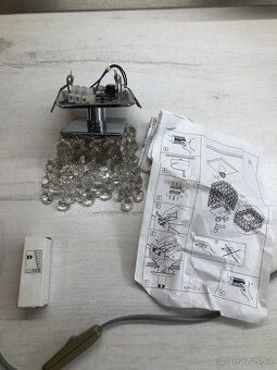 Krásná křišťálová stolní lampa a závěsná lampička - 10