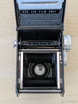 Yashica D vzácný model + přísušenství - 10