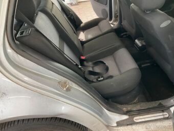 Volkswagen Golf IV 1.6i 77Kw Edition - Klima - 10