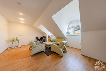 Pronájem kanceláře 79 m², Masarykovo náměstí - 10