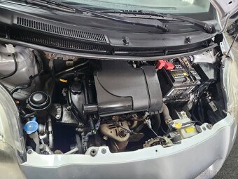 PRODAM TOYOTA YARIS 1,0I, PO SERVISU - 10