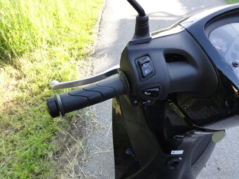 Honda Sh 150,najeto pouze 6 850 km, TOP STAV, STK do 05/2029 - 10