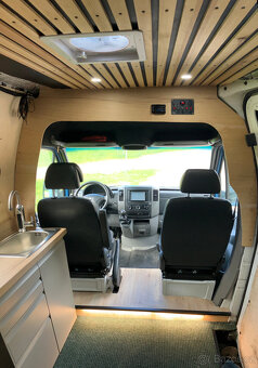 Obytná dodávka VW Crafter - 10