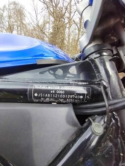 Suzuki bandit GSF 600 - 10