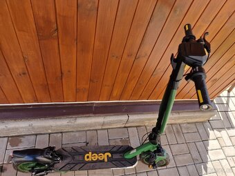 Elektrická koloběžka Jeep 2xe ADVENTURER - 10