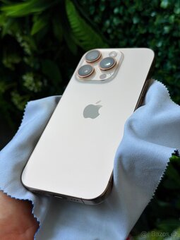 Mobilní telefon Apple iPhone 16 pro 256 GB desert titanium - 10