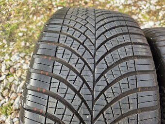 2ks pěkných celoročních pneu Goodyear 225/40/18 - 10