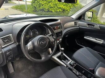 Subaru Forester 2.0 D 108kW 4x4 1. maj v ČR/Xenony/ALU R17 - 10