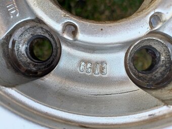 Alu disky na VW originál 5x112,7J x 16H2 + pneu téměř nejeté - 10