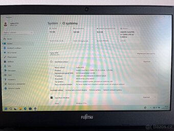 Fujitsu Lifebook A557 - 10
