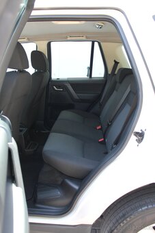 Land Rover Freelander 2.2 TD4 112kW+4x4+AUT+NAVI+P.SERVIS+ - 10