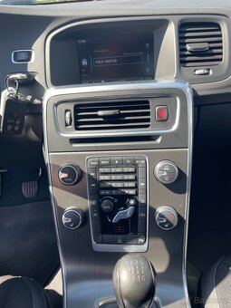 Volvo V60, 1.6 T4 132 Kw Momentum  TOP STAV - 10
