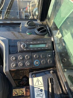 Teleskopický nakladač - 10