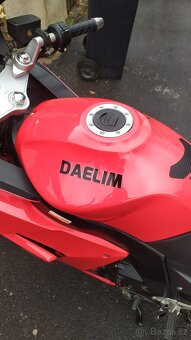 Daelim Roadwin 125 r - 10