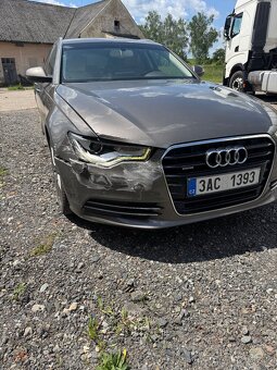 Prodám Audi A6 C7 lehce havarováno 2012 220t km mam potvrzen - 10