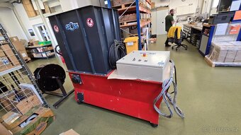 Drtič a štěpkovač na dřevo, karton, plast - 10
