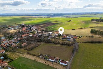 Prodej stavebního pozemku 946 m² Páleč - 10