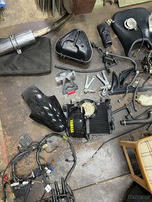 Yamaha R6 1998 - 2002 náhradní díly - 10