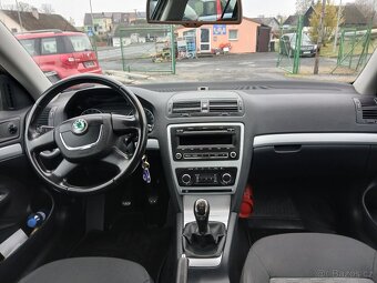 Škoda Octavia II kombi 1.6 TDi AMBIENTE - 10