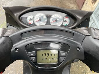 Dily Piaggio X9 - 10