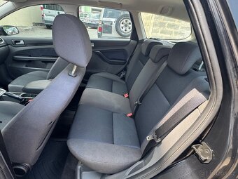 Ford Focus, 1.6i,KLIMA,ŠÍBR,TAŽNÉ - 10