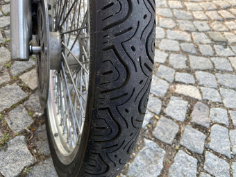 Suzuki VS 800 Intruder - 10