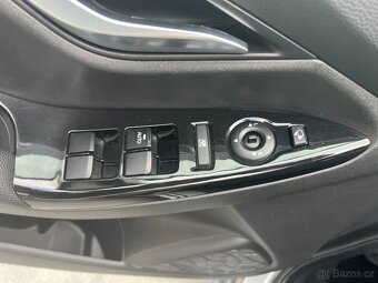 HYUNDAI ix20 1.4i 66 KW PDC TEMPOMAT VYHŘ.SEDADLA 2xALU KOLA - 10