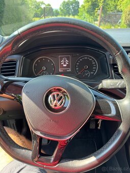Volkswagen T-Roc - 10