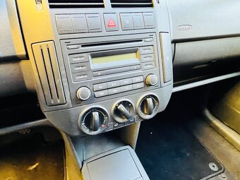 VOLKSWAGEN POLO 1.4 TDi NAFTA KLIMA, CENTRÁL - 10