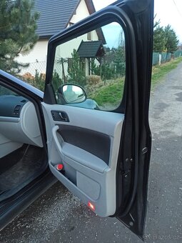 Škoda Yeti 2.0 TDi Ambition 4x4 SUV - 10