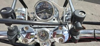 Suzuki VZ 800 Marauder - 10