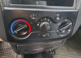 Chevrolet Kalos 1,2 i Sport benzín manuál 63 kw - 10