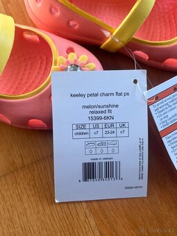 Crocs balerínky Keeley Petal Charm vel. C7 (EUR 23/24) - 10
