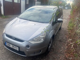 Ford S-max 2.0tdci 100kw 7místné,2009,tažné zařizeni,najeto - 10