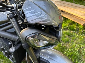 Triumph speed triple 765rs - 10