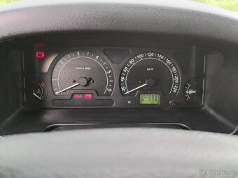 Land Rover Discovery 2 V8 - 10