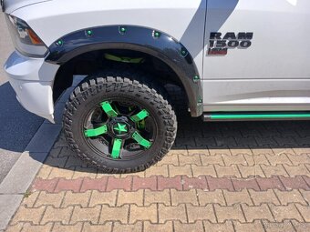 Dodge Ram 1500 Laramie - 10