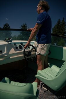 motorový člun Aquaviva Nouvo 6 osob, 4,2L V6 OMC - 10