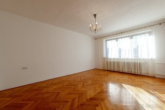 Pronájem rodinného domu 5+1 po kompletní rekonstrukci, Šebro - 10