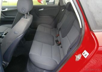 Audi A3 1.6i Digi klima,serviska benzín manuál 85 kw - 10