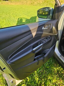 Ford kuga - 10