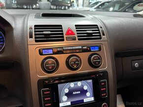 Volkswagen Touran 1,4 TSI VÝHŘEV TEMPOMAT - 10