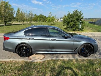 BMW 540i xDrive Individual - 10