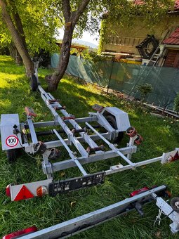 Kajutová motorový člun - 10