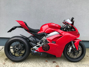 Ducati Panigale V4, 9.064 km - 10