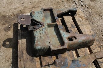 Zetor 6911 7745 litinová vana - 10